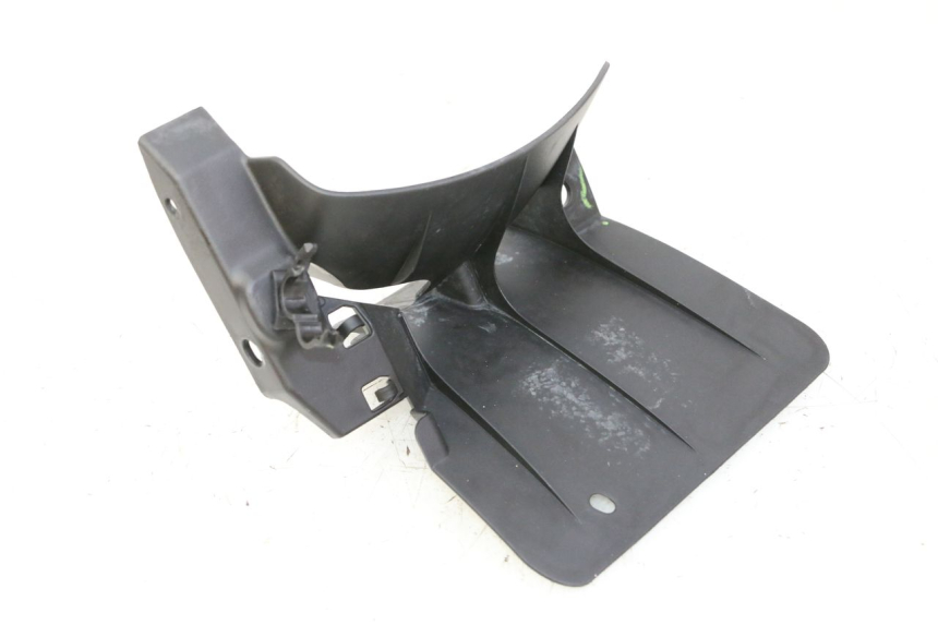 photo de GUARDABARROS TRASERO YAMAHA XMAX X-MAX 125 (2021 - 2025) - Primer plano técnico