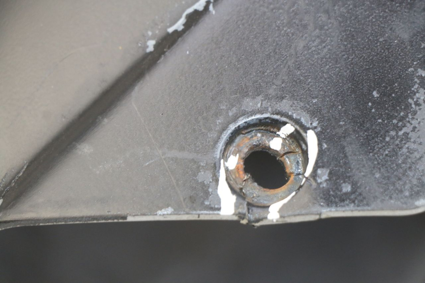 photo de GUARDABARROS DELANTERO APRILIA ATLANTIC 125 (2003 - 2009) - Detalles de los puntos de fijación