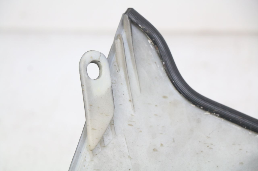 photo de GUARDABARROS DELANTERO BAOTIAN BT 49 QT-9 50 (2006 - 2010) - Detalles de los puntos de fijación