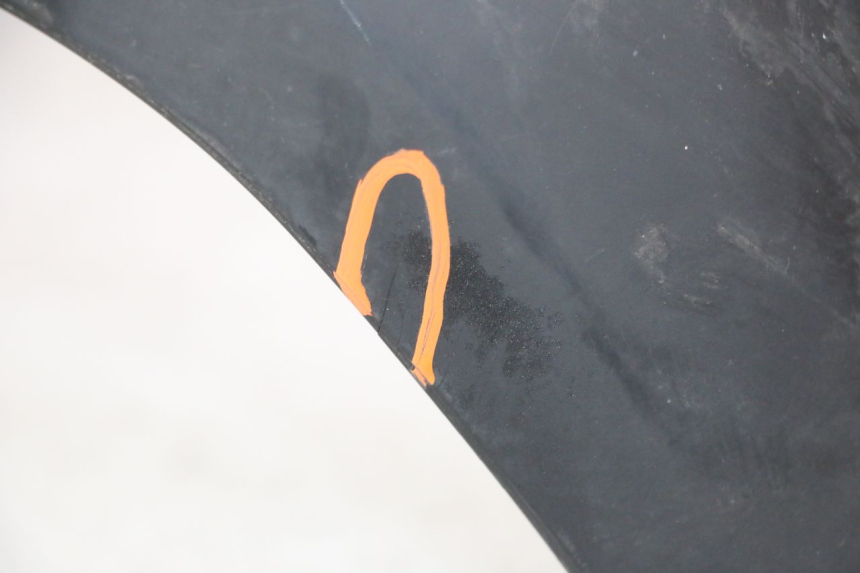 photo de GUARDABARROS DELANTERO SUZUKI BURGMAN 125 (2007 - 2014) - Detalles de los puntos de fijación