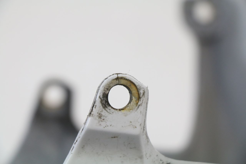 photo de GUARDABARROS DELANTERO HONDA CBR 929 RR FIREBLADE 900 (2000 - 2001) - Detalle de la pieza