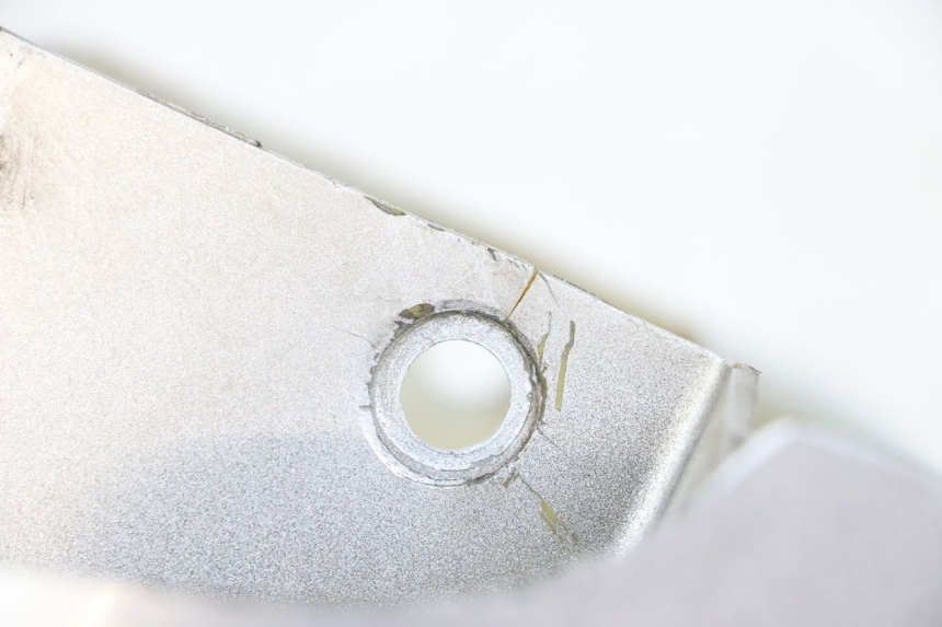 photo de Guardabarros delantero HYOSUNG GF 125 (2001 - 2005) - Detalles de los puntos de fijación