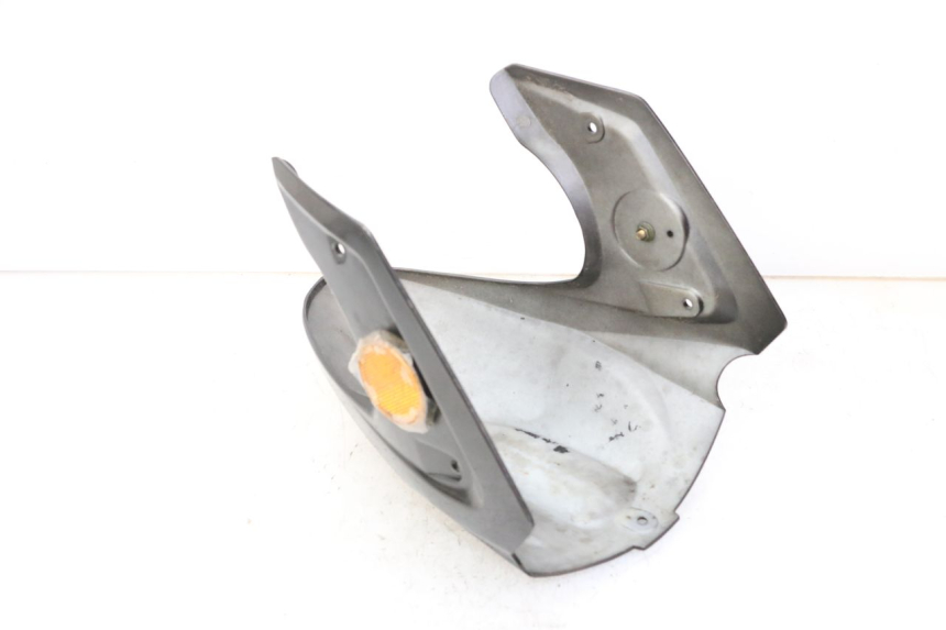 photo de GUARDABARROS DELANTERO LONGJIA SHARPY 125 (2020 - 2024) - Detalles de los puntos de fijación