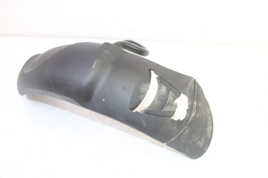 photo de GUARDABARROS DELANTERO PIAGGIO MP3 HPE 350 (2018 - 2020) - Detalles de los puntos de fijación