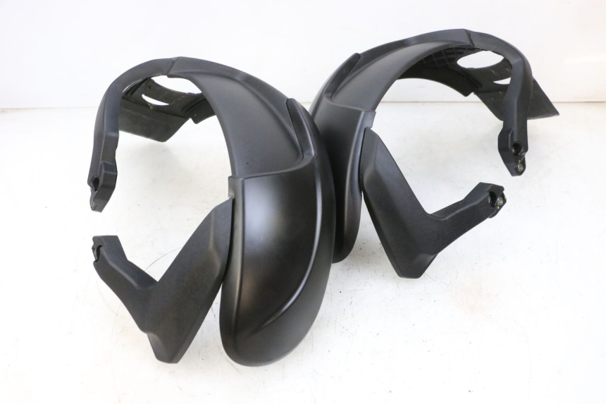 photo de GUARDABARROS DELANTERO PIAGGIO MP3 HPE 300 (2019 - 2026) - Detalle de la pieza