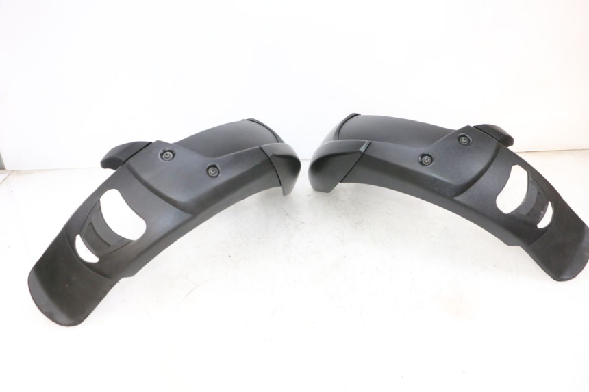 photo de GUARDABARROS DELANTERO PIAGGIO MP3 HPE 300 (2019 - 2026) - Marcados y referencias originales