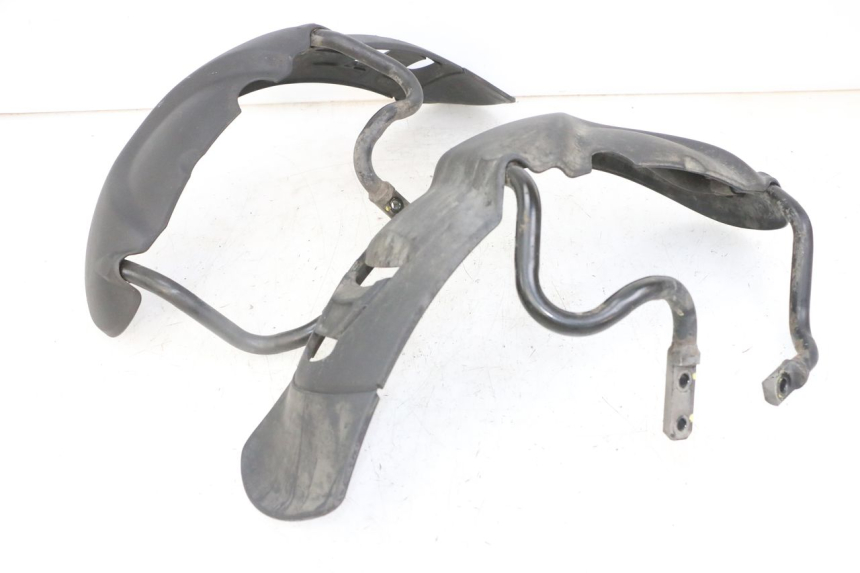 photo de GUARDABARROS DELANTERO PIAGGIO MP3 LT 300 (2010 - 2016) - Estado de la superficie y material