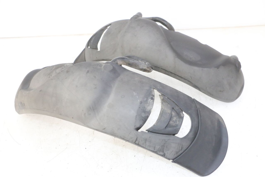 photo de GUARDABARROS DELANTERO PIAGGIO MP3 LT 300 (2010 - 2016) - Otra vista del artículo