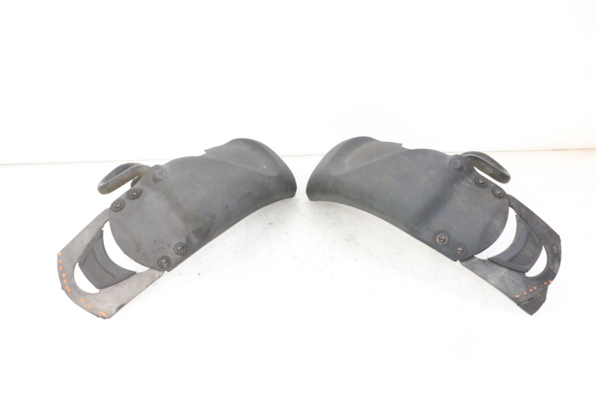 photo de GUARDABARROS DELANTERO PIAGGIO MP3 LT 300 (2010 - 2016) - Primer plano de alta resolución