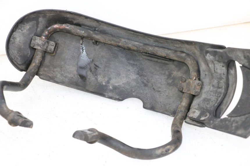 photo de GUARDABARROS DELANTERO PIAGGIO MP3 LT 300 (2010 - 2016) - Detalles de los puntos de fijación