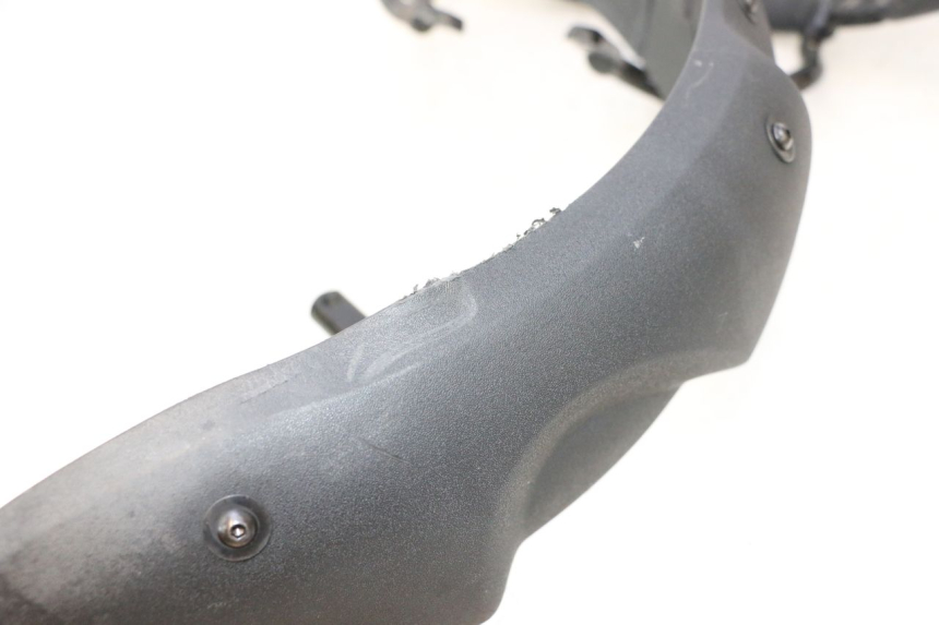 photo de GUARDABARROS DELANTERO PIAGGIO MP3 LT 300 (2010 - 2016) - Primer plano técnico
