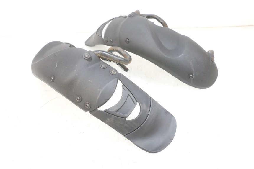 photo de GUARDABARROS DELANTERO PIAGGIO MP3 RL 250 (2006 - 2010) - Estado de la superficie y material