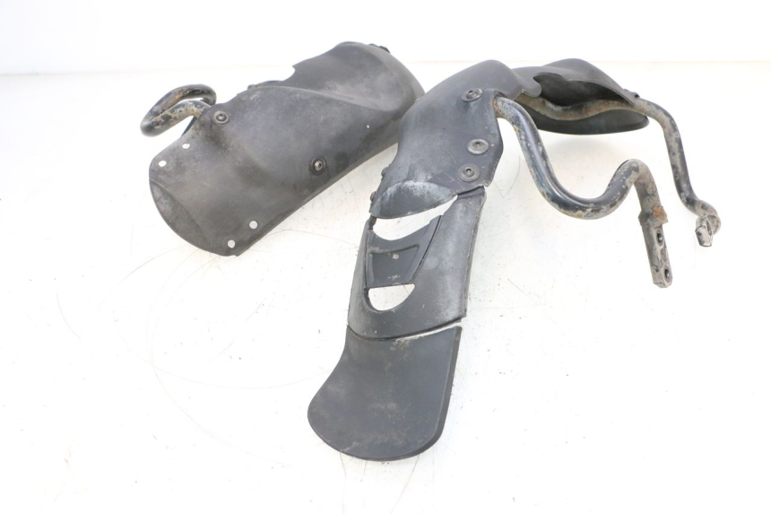 photo de GUARDABARROS DELANTERO PIAGGIO MP3 RL 250 (2006 - 2010) - Detalles de los puntos de fijación