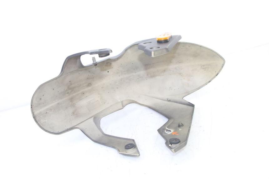 photo de GUARDABARROS DELANTERO MAG POWER R-STREET 50 (2016 - 2025) - Detalles de los puntos de fijación