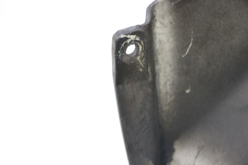 photo de GUARDABARROS DELANTERO PEUGEOT SATELIS 125 (2006 - 2009) - Detalles de los puntos de fijación