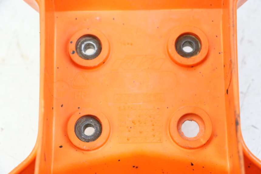 photo de GUARDABARROS DELANTERO KTM SUPERENDURO R 950 (2005 - 2009) - Detalle de la pieza