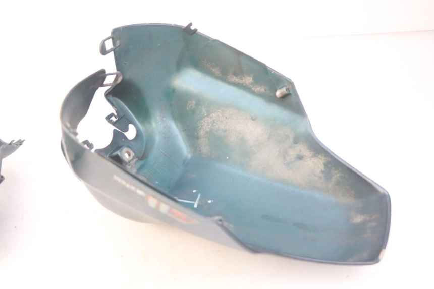 photo de GUARDABARROS DELANTERO PEUGEOT SV 125 (1991 - 1994) - Primer plano de alta resolución