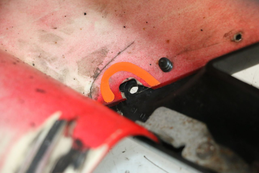 photo de GUARDABARROS DELANTERO PEUGEOT TREKKER TKR 50 (2005 - 2014) - Características distintivas