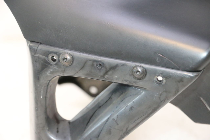 photo de GUARDABARROS DELANTERO PEUGEOT TREKKER TKR 50 (2005 - 2014) - Enfoque en la estructura