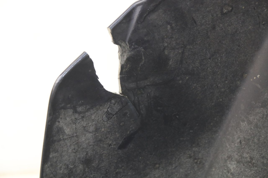 photo de GUARDABARROS DELANTERO YAMAHA YP MAJESTY 125 (1998 - 2001) - Detalle de la pieza