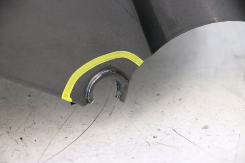 photo de GUARDABARROS DELANTERO YAMAHA YZF R6 600 (2008 - 2009) - Estado de la superficie y material