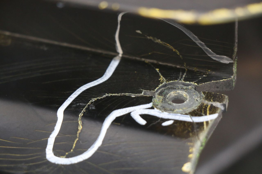 photo de GUARDABARROS DELANTERO KAWASAKI ZX-6R ZX6R 600 (1995 - 1997) - Detalles de los puntos de fijación