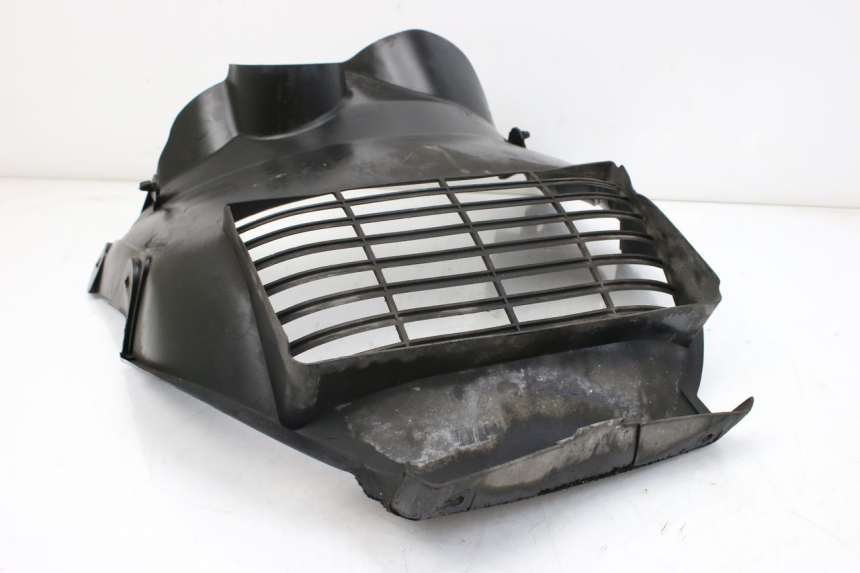 photo de RADIADOR CUBIERTA SUZUKI AN BURGMAN 400 (2006 - 2010) - Primer plano técnico