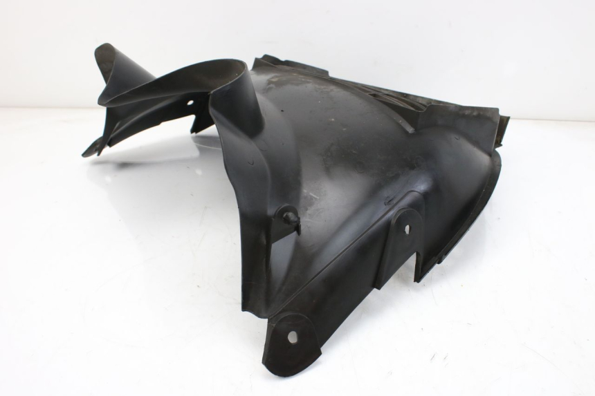 photo de RADIADOR CUBIERTA SUZUKI AN BURGMAN 400 (2006 - 2010) - Detalles de los puntos de fijación