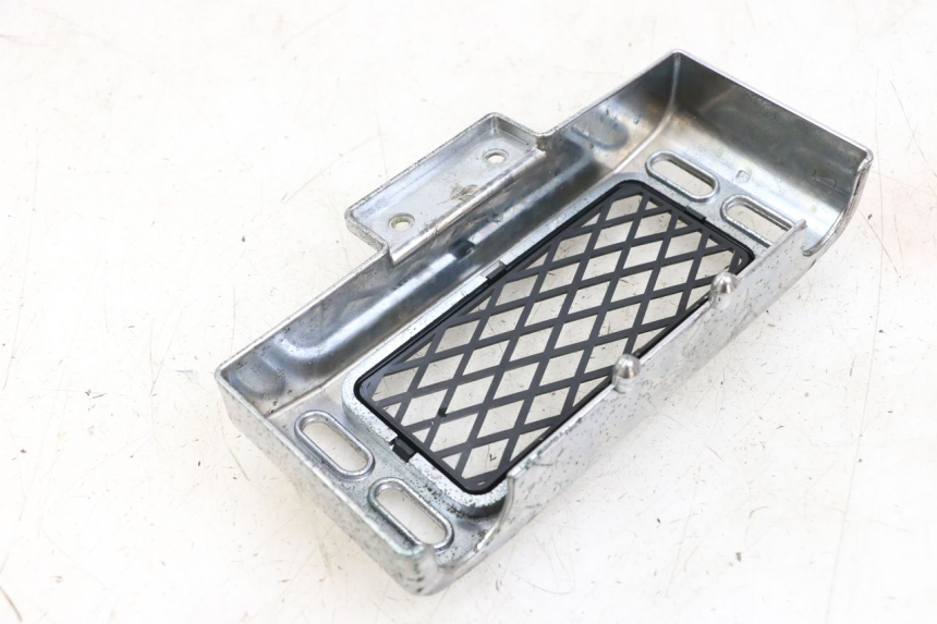 photo de Rejilla del radiador HYOSUNG GV AQUILA 125 (2000 - 2009) - Detalle de la pieza