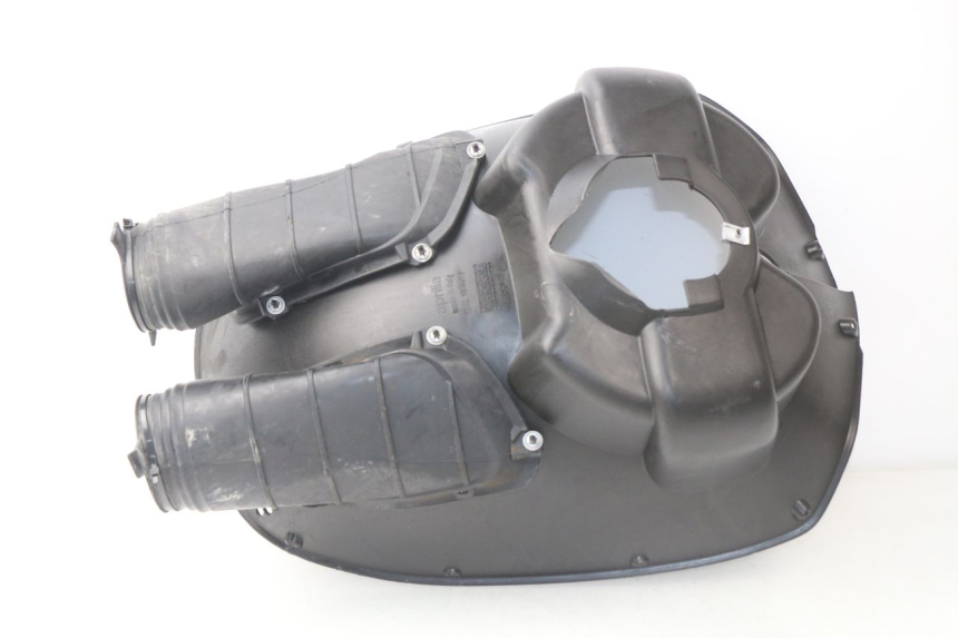 photo de RADIADOR CUBIERTA APRILIA ATLANTIC 125 (2003 - 2009) - Primer plano técnico