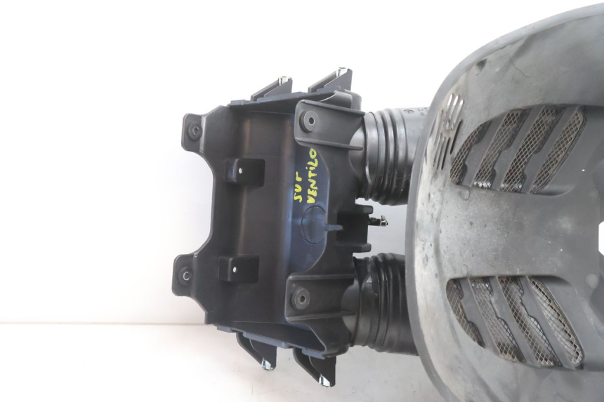 photo de RADIADOR CUBIERTA APRILIA ATLANTIC S 125 (2010 - 2013) - Otra perspectiva