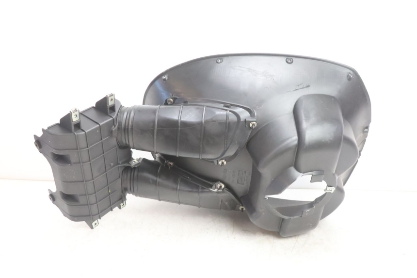 photo de RADIADOR CUBIERTA APRILIA ATLANTIC S 125 (2010 - 2013) - Detalles de los puntos de fijación