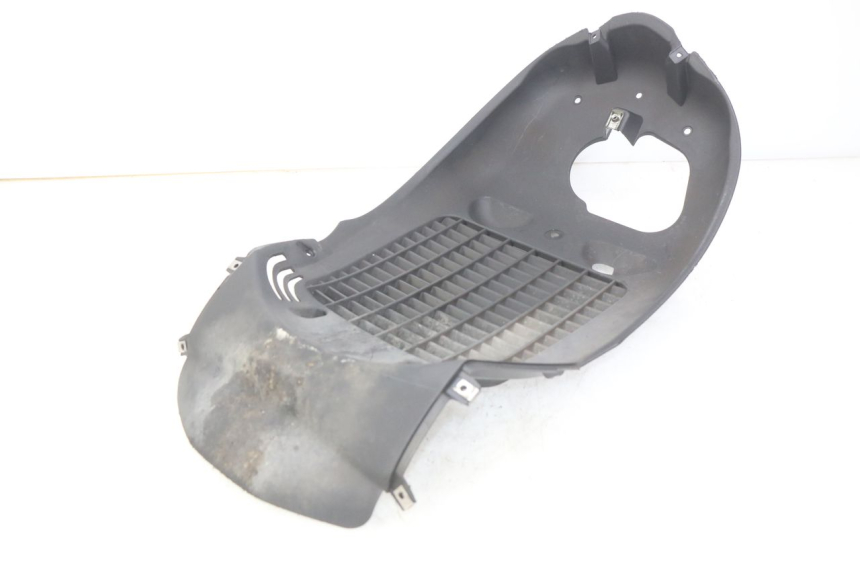 photo de REJILLA DEL RADIADOR PIAGGIO BEVERLY 125 (2010 - 2015) - Primer plano técnico