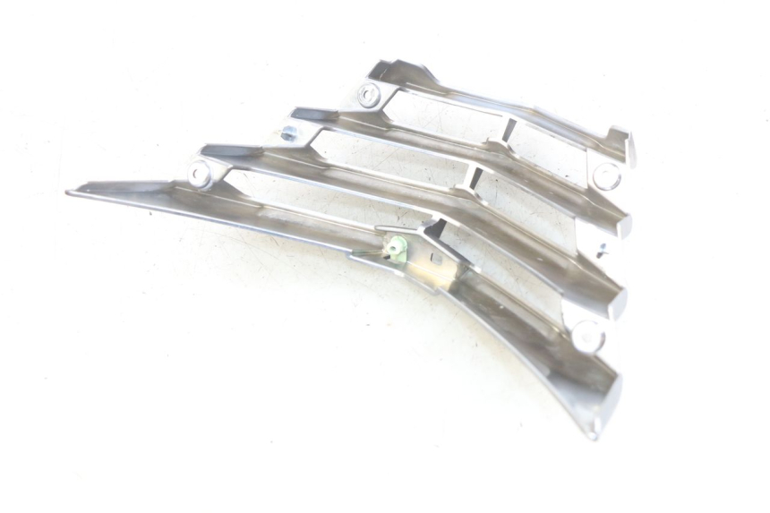 photo de REJILLA DEL RADIADOR PEUGEOT CITYSTAR 125 (2011 - 2017) - Detalle de la pieza