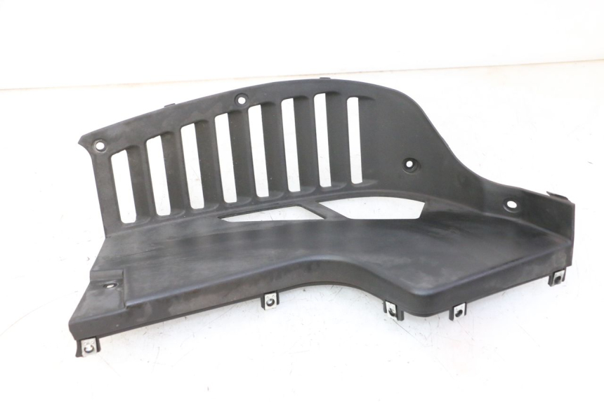 photo de RADIADOR CUBIERTA DERECHA QUADRO 4 4D 350 (2015 - 2018) - Detalle de la pieza