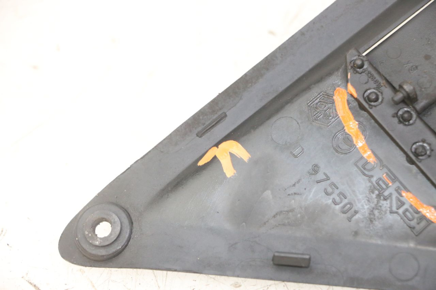 photo de RADIADOR CUBIERTA DERECHA GILERA NEXUS 125 (2009 - 2013) - Otra perspectiva