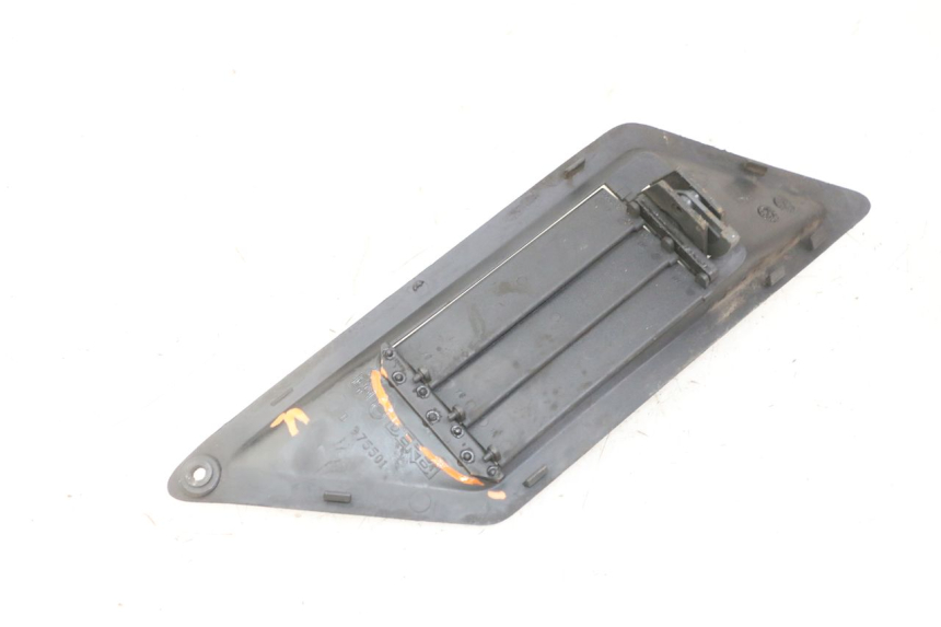 photo de RADIADOR CUBIERTA DERECHA GILERA NEXUS 125 (2009 - 2013) - Vista general del producto