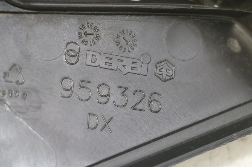 photo de RADIADOR CUBIERTA DERECHA PIAGGIO NRG POWER PUREJET 50 (2018 - 2021) - Zoom estado de uso