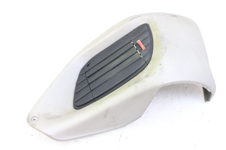 photo de RADIADOR CUBIERTA DERECHA GILERA RUNNER LC 50 (1997 - 1998) - Primer plano técnico