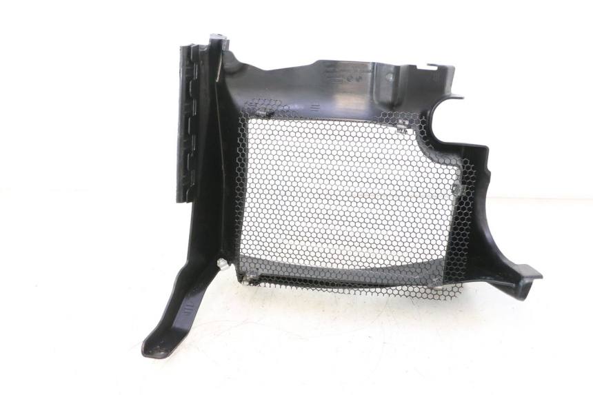 photo de RADIADOR CUBIERTA DERECHA CAN-AM SPYDER RS 1000 (2008 - 2012) - Detalle de la pieza