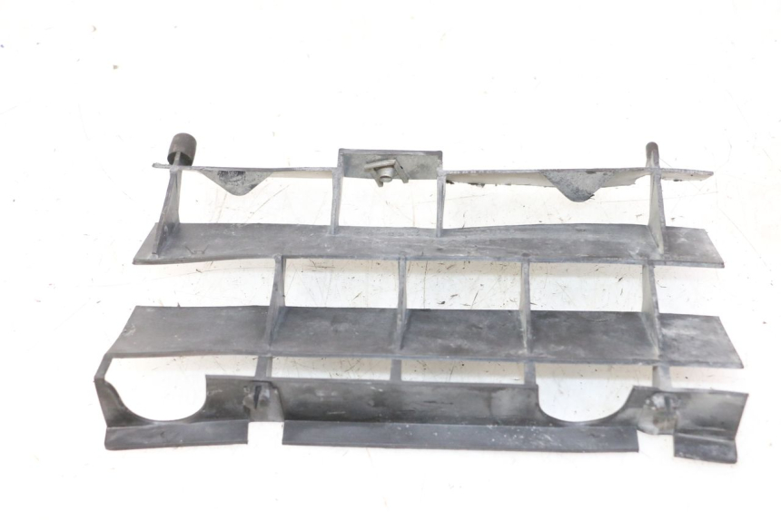 photo de RADIADOR CUBIERTA APRILIA ETX 125 (1998 - 2002) - Detalle de la pieza