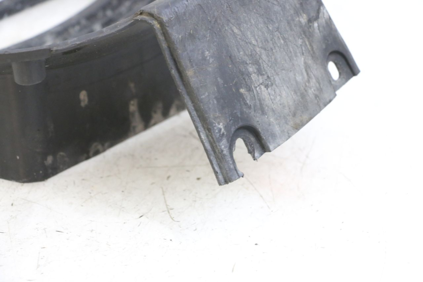 photo de RADIADOR CUBIERTA HONDA FJS SILVER WING SILVERWING 400 (2005 - 2008) - Primer plano técnico