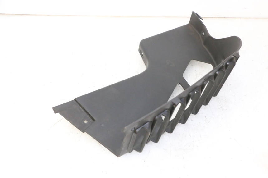 photo de RADIADOR CUBIERTA IZQUIERDA QUADRO 4 4D 350 (2015 - 2018) - Detalles de los puntos de fijación