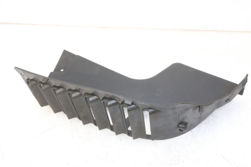 photo de RADIADOR CUBIERTA IZQUIERDA QUADRO 4 4D 350 (2015 - 2018) - Estado de la superficie y material