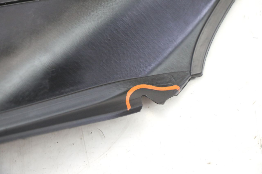 photo de RADIADOR CUBIERTA IZQUIERDA PIAGGIO NRG POWER PUREJET 50 (2018 - 2021) - Primer plano técnico