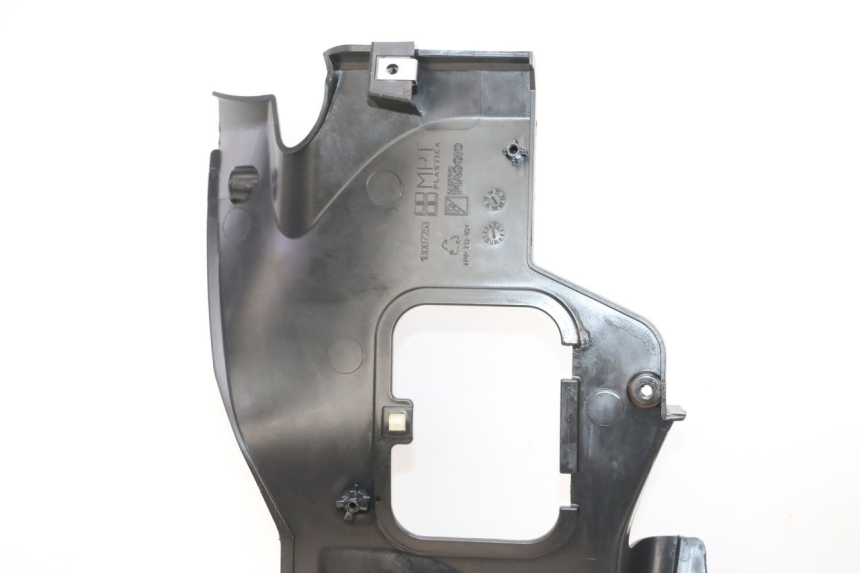 photo de RADIADOR CUBIERTA PIAGGIO MP3 HPE 300 (2019 - 2026) - Otra perspectiva