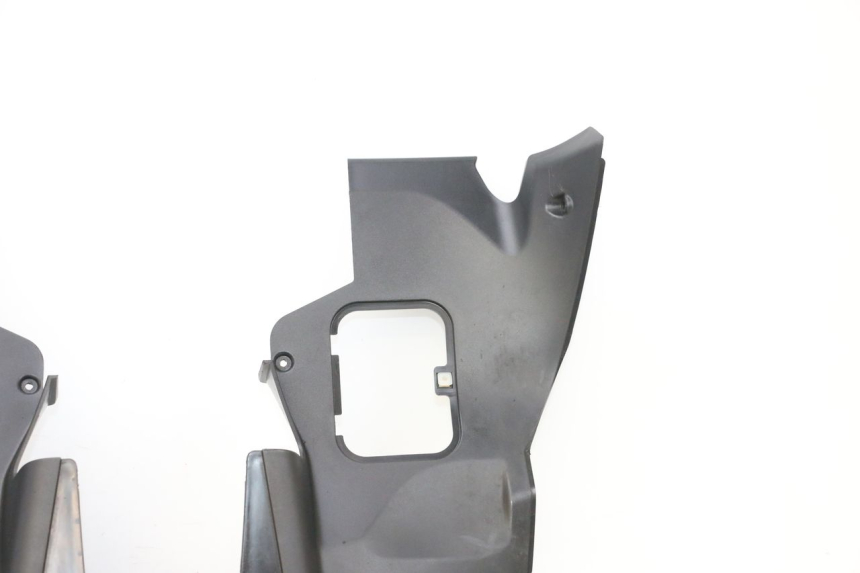 photo de RADIADOR CUBIERTA PIAGGIO MP3 HPE 300 (2019 - 2026) - Marcados y referencias originales