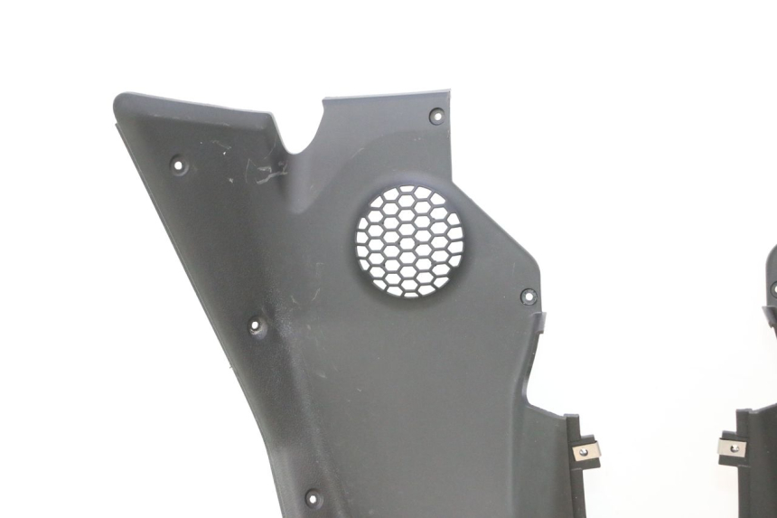 photo de RADIADOR CUBIERTA PIAGGIO MP3 HPE 530 (2022 - 2026) - Ángulo de visión alternativo