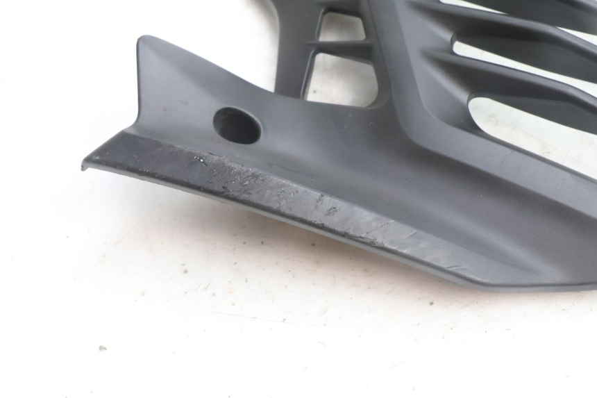 photo de RADIADOR CUBIERTA YAMAHA N-MAX NMAX 125 (2021 - 2024) - Detalle de la pieza