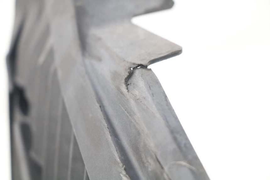 photo de REJILLA DEL RADIADOR HONDA PCX (JF47) 125 (2012 - 2013) - Primer plano técnico